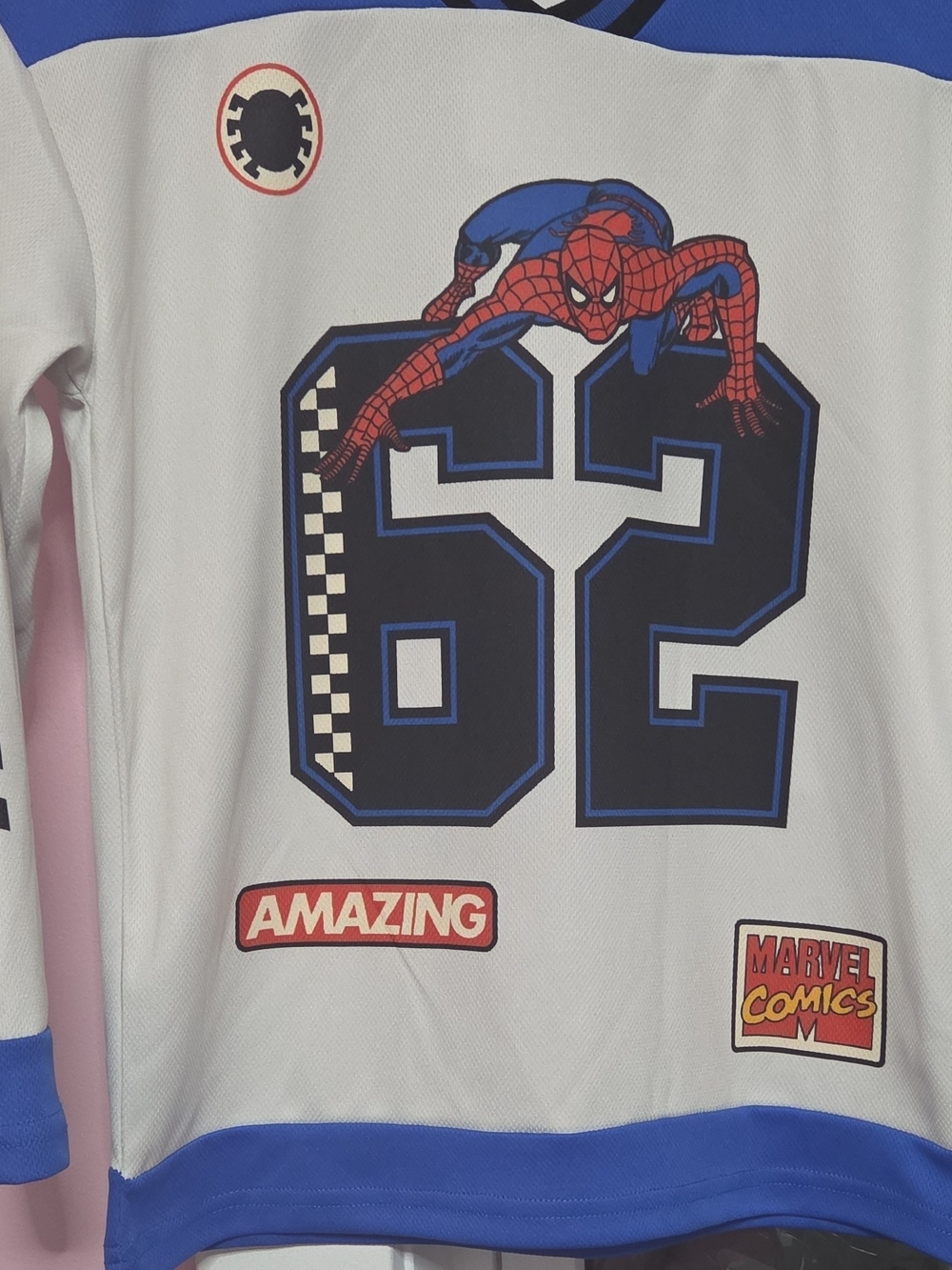 Marvel V-Neck Graphic Jersey – White, Blue & Black